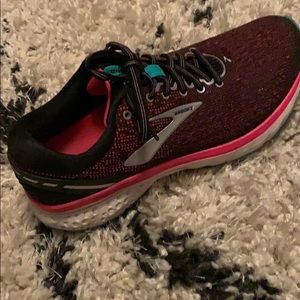 Brooks Ghost series tennis shoes